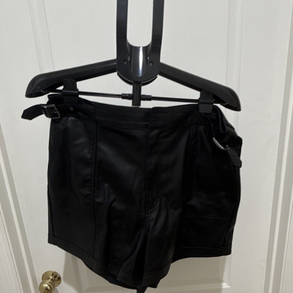 Sofia Jeans by Sofia Vergara Black Faux Leather Bermuda Shorts 14 Buckle Pockets